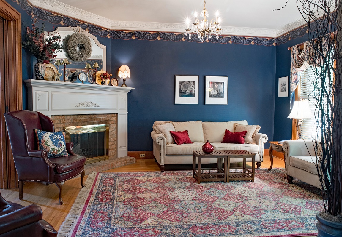 It's great to have a nice rug in your living room, but what size should you get? This guide explains how to know what rug size is right for your living room.