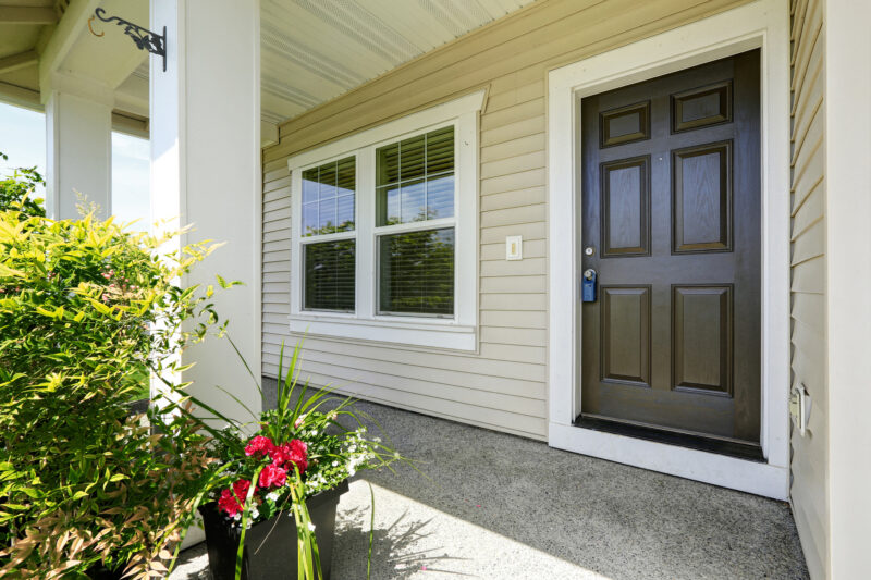 A damaged or old front door not only looks bad, but it can also be costing you money. Watch out for these 7 signs you need a front door replacement.