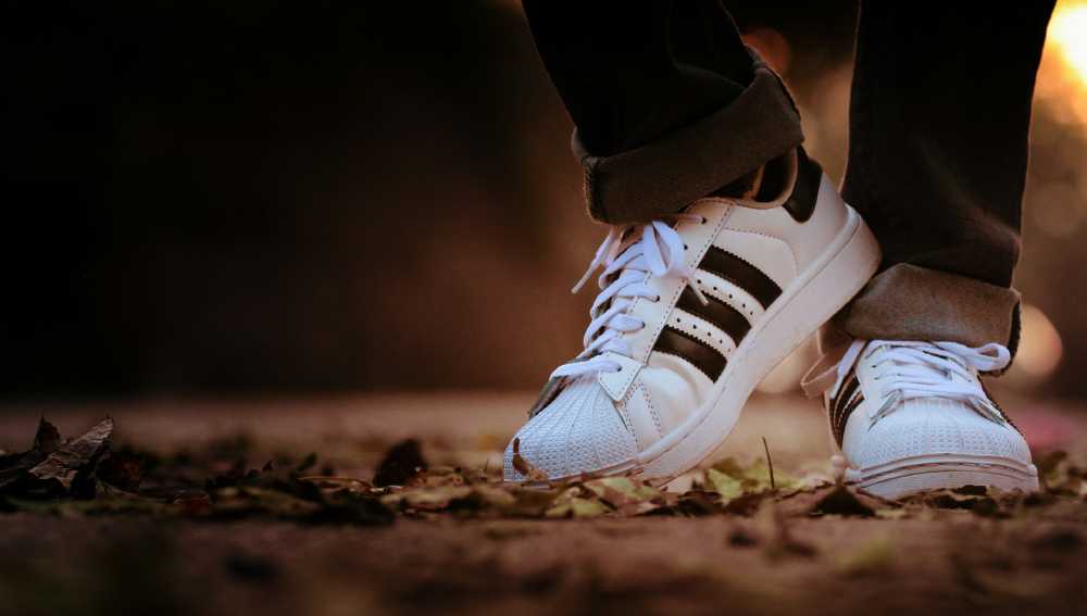 Identify and Manage Defective Footwear